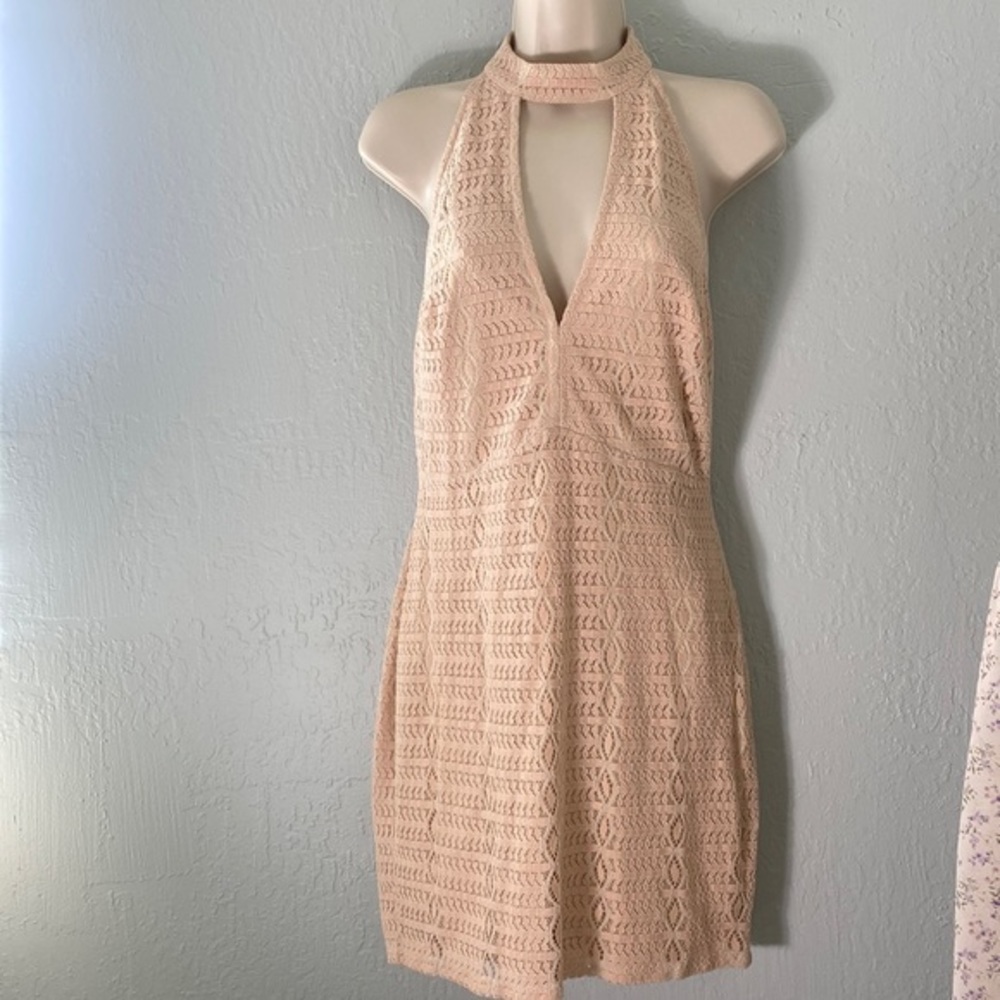 NWT the room‎ delicate pink mini Med